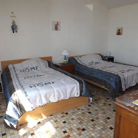 Maison De Pays 500 M De La